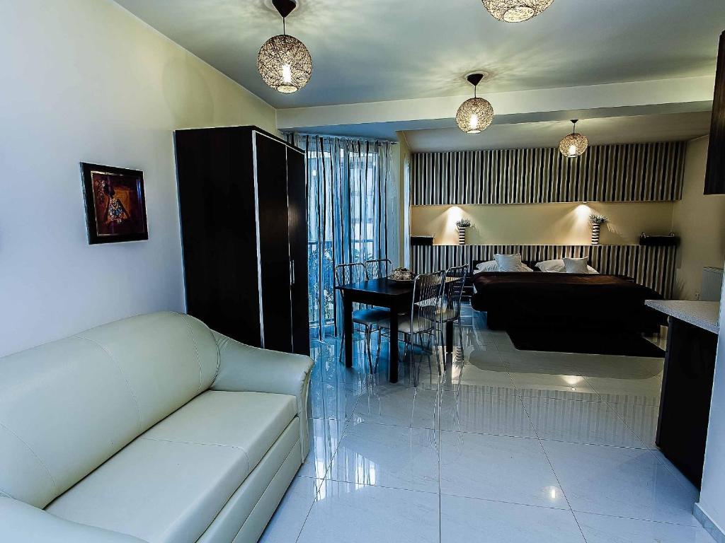 Apart-Lux Aparthotel Bytom Bagian luar foto