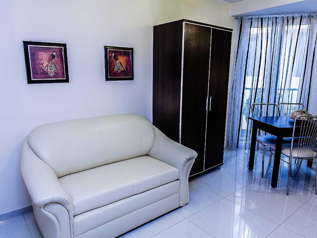 Apart-Lux Aparthotel Bytom Bagian luar foto