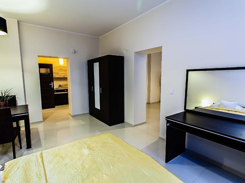 Apart-Lux Aparthotel Bytom Bagian luar foto