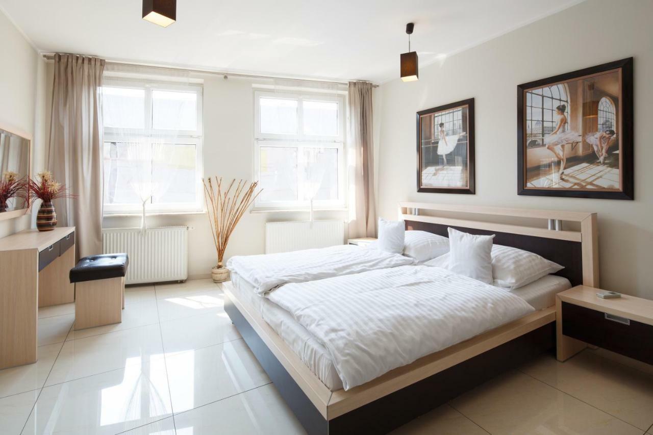 Apart-Lux Aparthotel Bytom Bagian luar foto