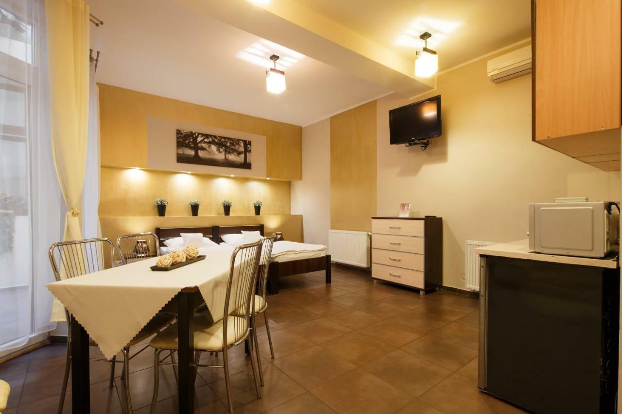 Apart-Lux Aparthotel Bytom Bagian luar foto