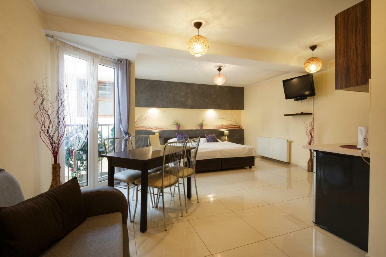 Apart-Lux Aparthotel Bytom Bagian luar foto
