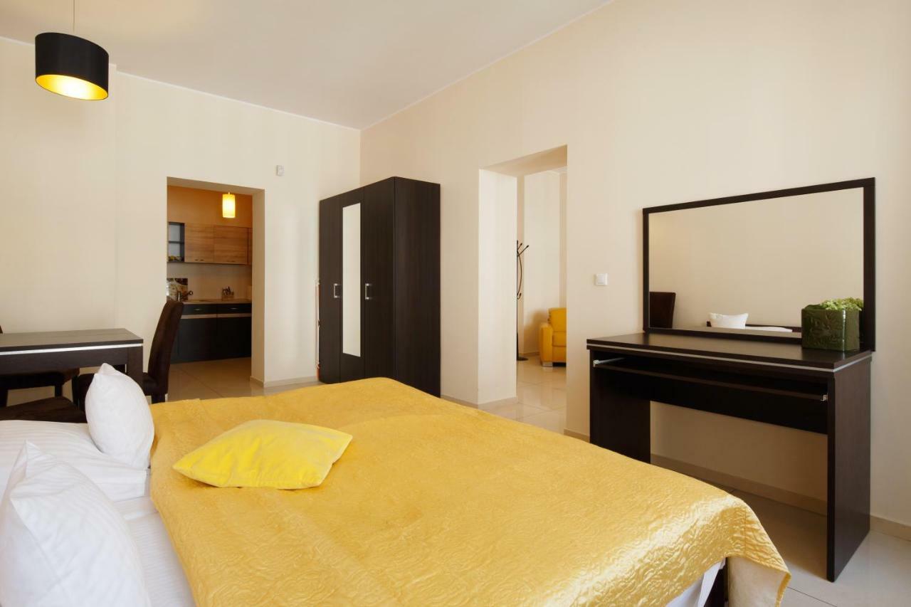 Apart-Lux Aparthotel Bytom Bagian luar foto